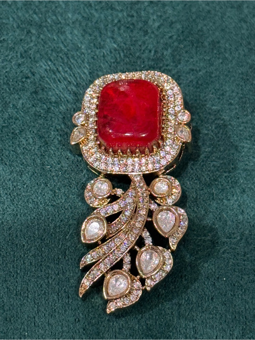Fashion Jewelry Red and Gold Vintage-Inspired Brooch